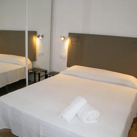 Playa De Gandia, Renovado En Primera Linea Con Terraza, Aire Acondicionado Y Parking - Es-314-22 Apartment *